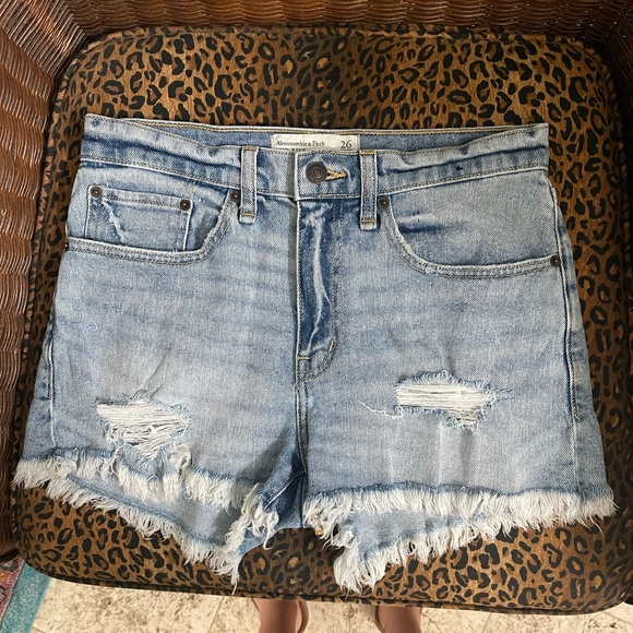 A&F boyfriend shorts - Picture 1 of 3